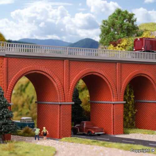 Backstein-Viadukt - Spur N